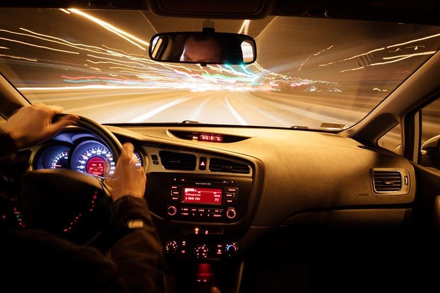 שימוש בטלפון נייד בזמן נהיגה